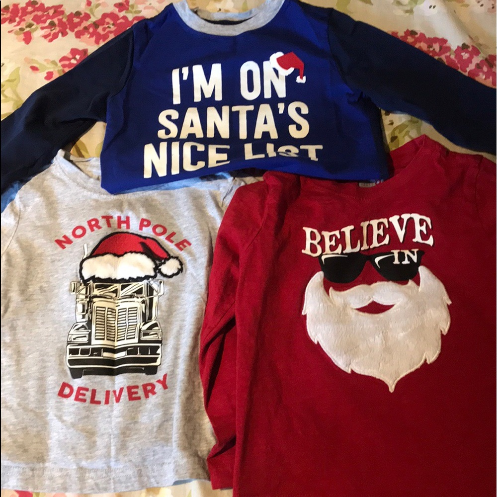 Crazy 8 - 🎅🏻 3 Santa t-shirts